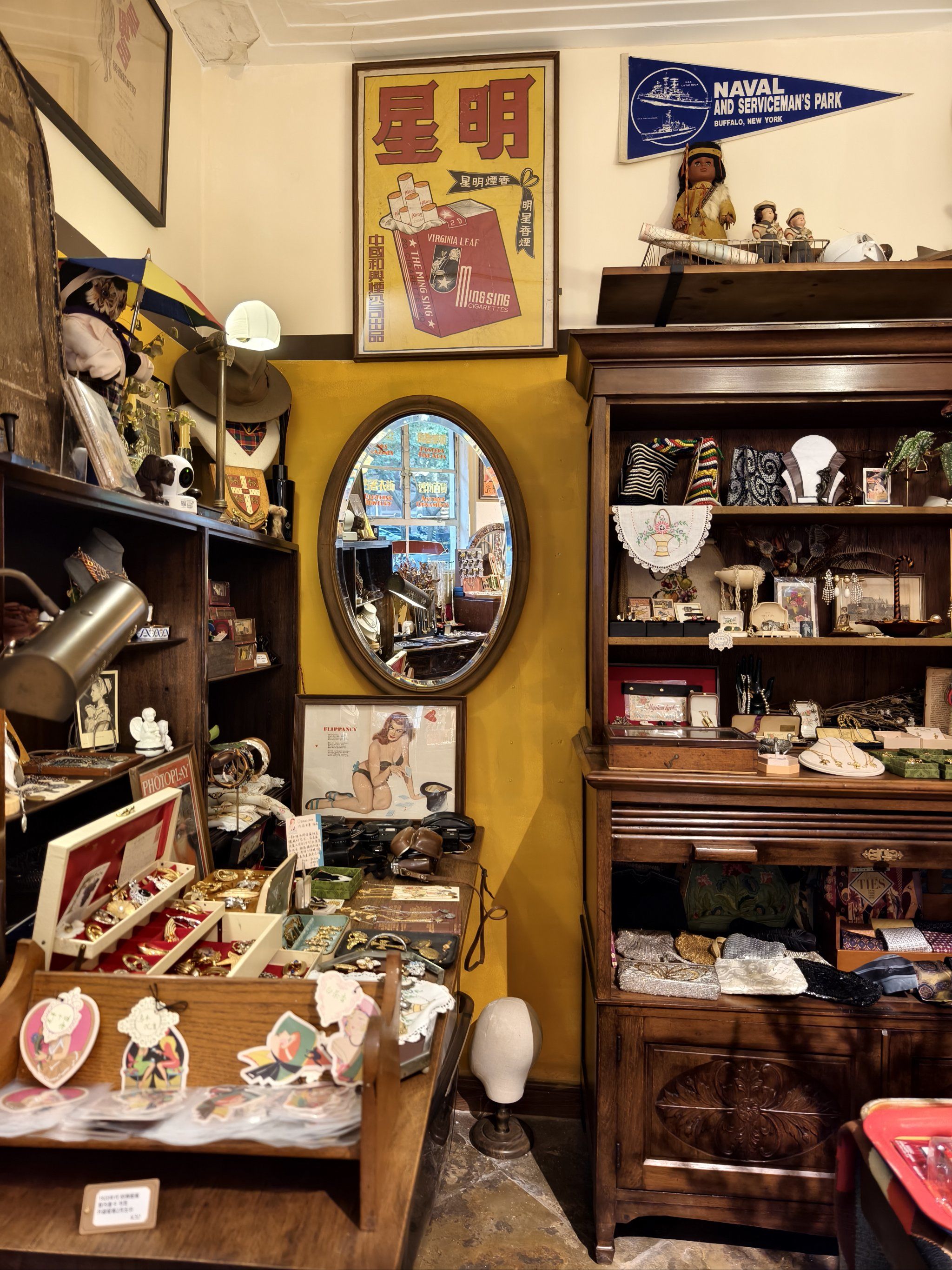 都讲述着过去的故事
非常推荐的一家中古店,超爱
#民国风#杂货铺