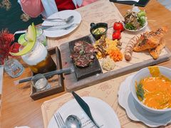-Mark&Mars Restaurant