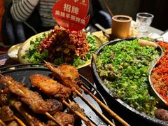 -何师烧烤Pro ·江湖川菜·小龙虾·精酿(太古里旗舰店)