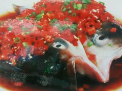 剁椒鱼头-月落乌啼餐馆