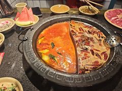-宽板凳老灶火锅(台湾街店)