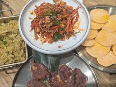 -青瓦餐厅·生鱼片·韩园烤肉(西塔店)
