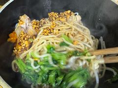 -两勺子一碗口水鸡拌面