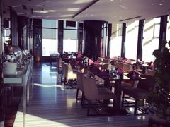 -唐拉雅秀酒店-西锦汇空中BBQ·思创餐厅