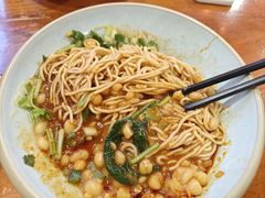 -爆炸头阿姨小四川正宗川味小吃(无任何分店)