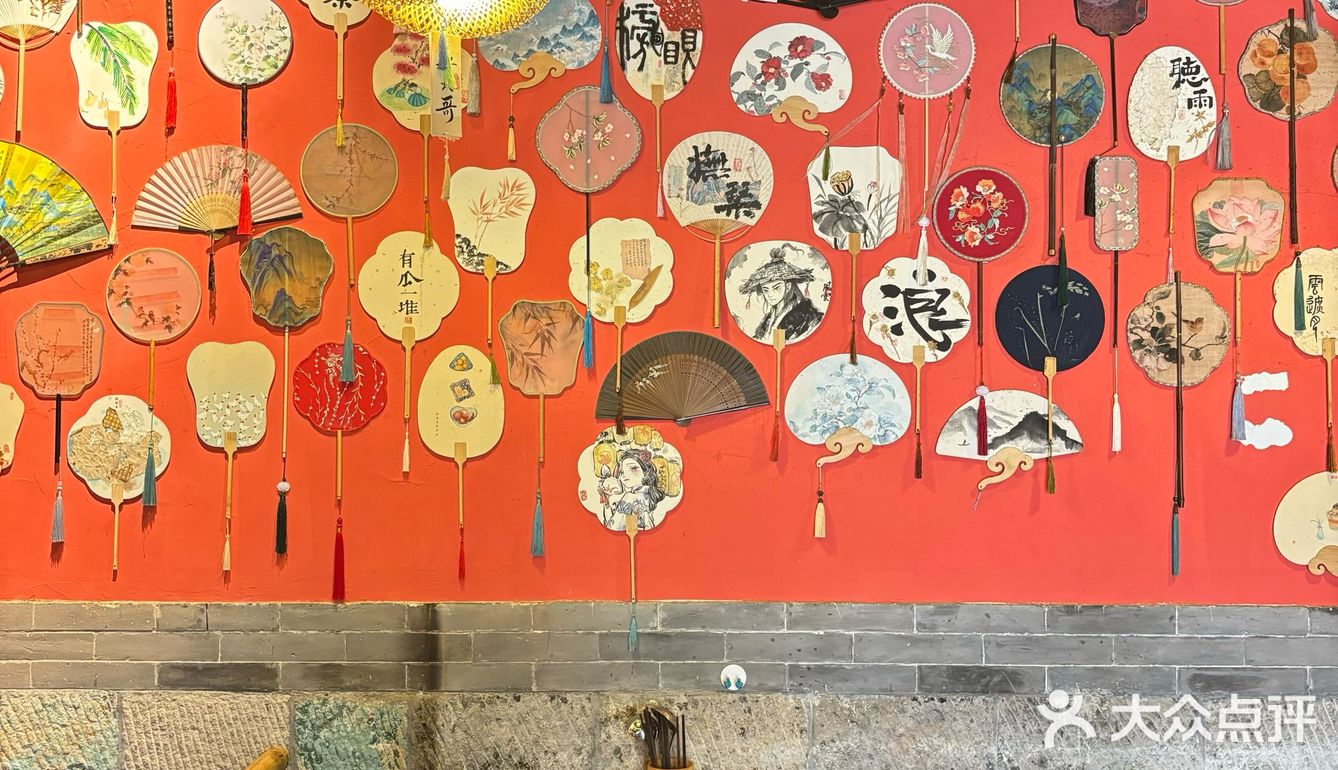 在大明湖！这样的小院子里吃火锅也太惬意了吧