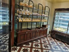 面包甜点陈列柜-德大西餐社(云南南路店)