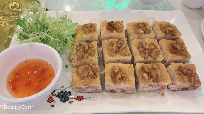 推荐这道菜,桃仁酥鸭方!第一次吃到这种口味的混搭!柔嫩qq的!