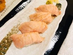 三文鱼握寿司-景鹤料理(上地华联店)