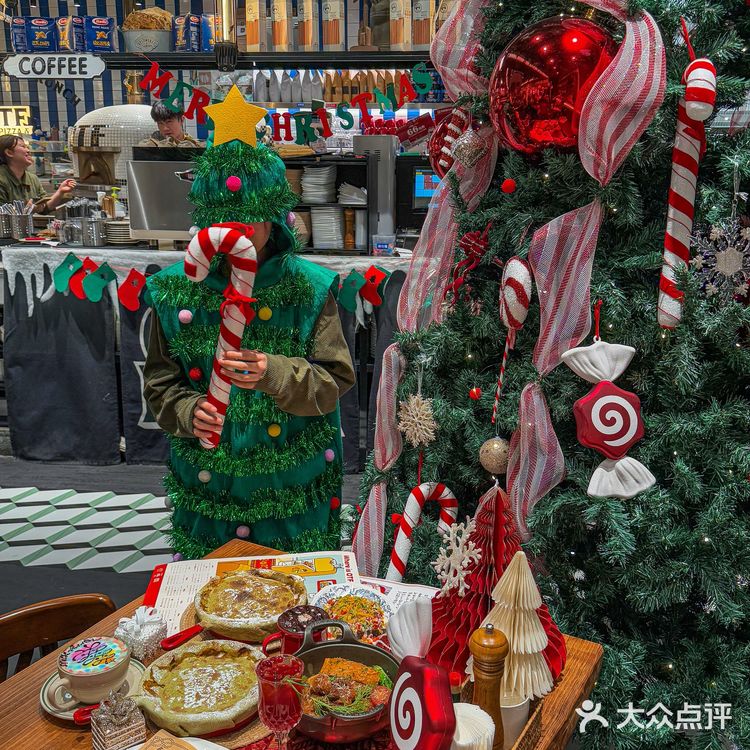 石家庄这里！！圣诞氛围已就位！！洋气死了……