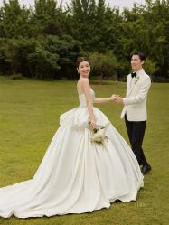 -至臻微拉婚纱摄影