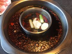 菌汤鸳鸯锅-茅草房·河畔园林火锅