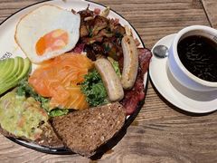 -Common Table · Brunch & Coffee