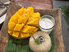 铁板芒果糯米饭-Naughty Nuri’s Phuket