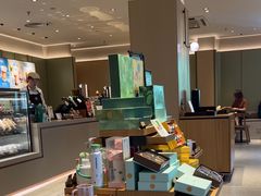 -星巴克臻选(上海中环广场2F店)