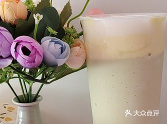「憶甜」小小的店，粉红粉红的，满满的少女心
