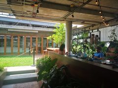 -ROAST coffee & eatery