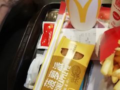 菠萝批-麦当劳(东急新天地店)