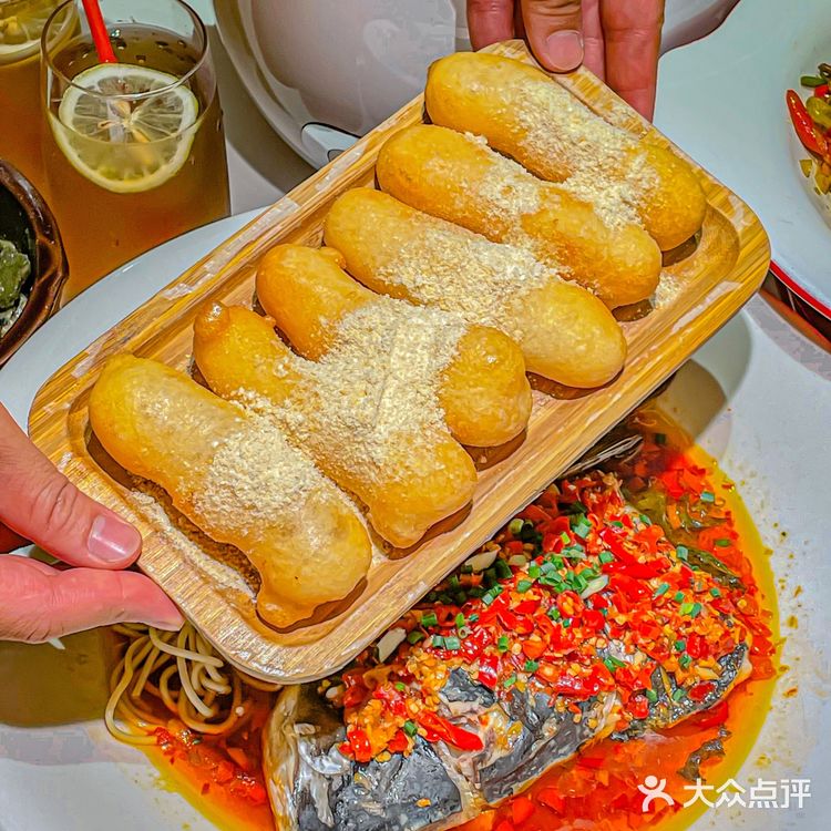服了!在这家湘菜馆子里吃了三碗饭