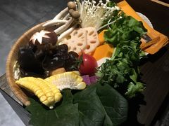 -湊湊火锅·茶憩(新中关购物中心店)