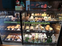 面包甜点陈列柜-星巴克臻选(成都宽窄巷子店)