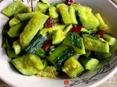 刀拍黄瓜-小民大排档(光谷店)