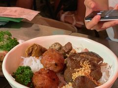 -Mrs Pho Bussorah Street(former Beach Road)