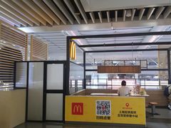 -麦当劳(上海虹桥站30B检票口楼上)