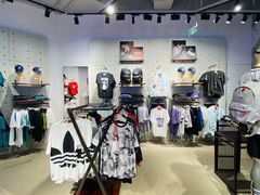 -阿迪达斯(武林银泰三叶草店)