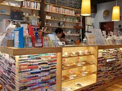 -猫的天空之城概念书店(杭州南宋御街店)