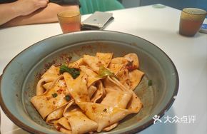 Signature Oil-Poured Noodles