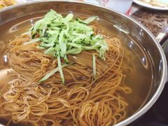 榆树皮冷面-朝族高丽火盆