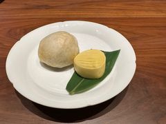 绿豆糕蟹粉月饼双拼-瑞面(吴宫泛太平洋酒店)