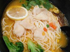 酸汤柠檬鱼-云味馆过桥米线(皇庭广场店)