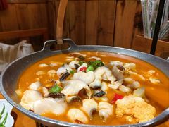 -老滇山寨•云南特色菜•地方菜•民族风情歌舞表演(金碧店)