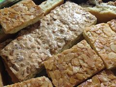 杏仁排-红房子西点(汇联商厦天钥桥路店)