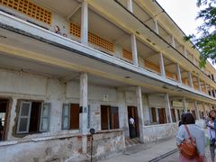 -吐斯廉屠杀博物馆