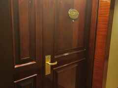 -深圳富苑皇冠假日套房酒店