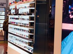 -LensCrafters亮视点·OAKLEY精选(静安嘉里中心店)