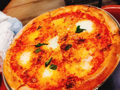 玛格丽特披萨-WOLFGANG PUCK KITCHEN & BAR(迪士尼小镇店)