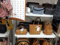 -六六奢品·vintage中古·回收二手奢侈品包包手表首饰(环球港店)