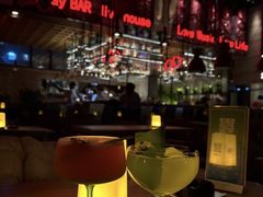 -FOUR PLAY BAR