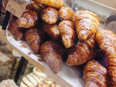 焦糖牛角包-PAPER STONE BAKERY(天环店)