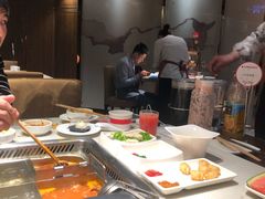 -海底捞火锅鲜切牛肉主题店(长寿路店)