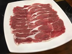 鲜切羊腿肉-情忆草原涮肉馆