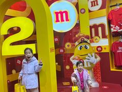 -m豆巧克力世界(上海世茂广场店)