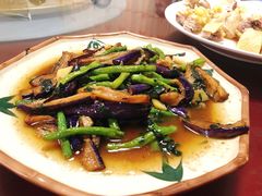 紫苏茄瓜豆角-亚荣河鲜