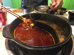 -钢管厂五区小郡肝串串香(奥克斯广场锦城万达店)