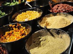 -爆炸头阿姨小四川正宗川味小吃(无任何分店)