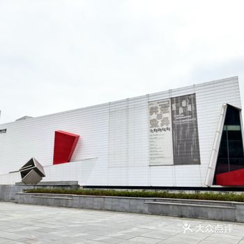 地理位置:位于野芷湖西路16号，地铁8号线马湖站B出